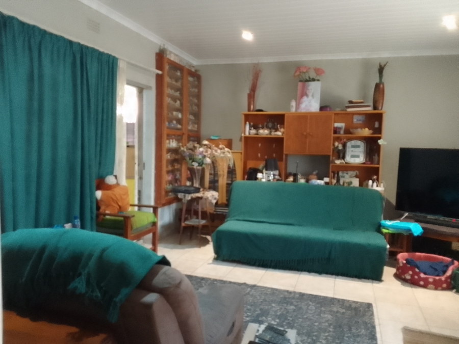 4 Bedroom Property for Sale in Geelhoutpark North West